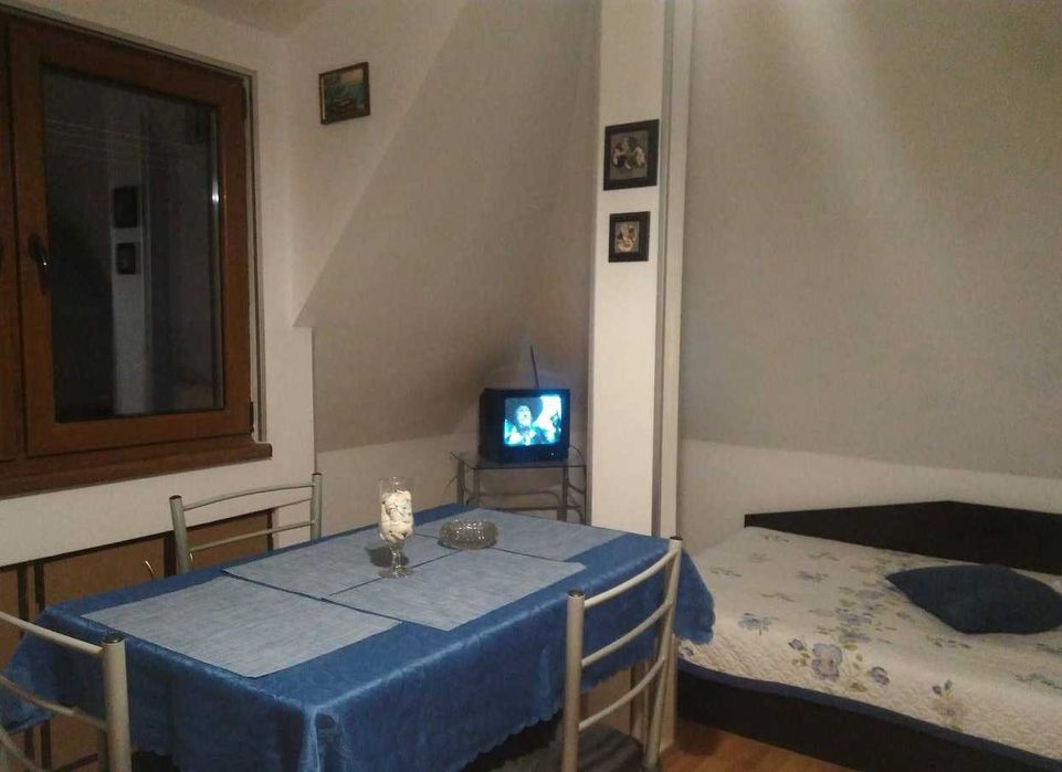 Дава се под наем Едностаен апартамент в Бургас, Възраждане - 35 кв.м за 125 € - Снимка #3