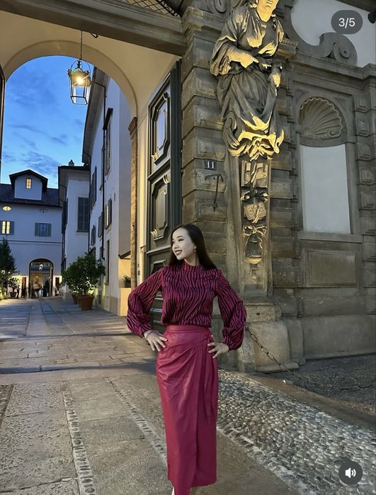 Продам двойку с юбкой