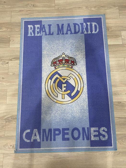 Vand covor camera cu Real Madrid