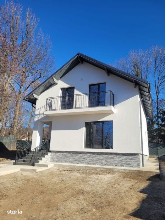 Casa noua, P+M, 4 camere, terasa, teren 500 m2, central, Cornu