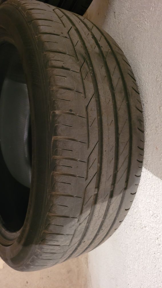 Летни Гуми 225/45 R19 Bridgestone Turanza T001