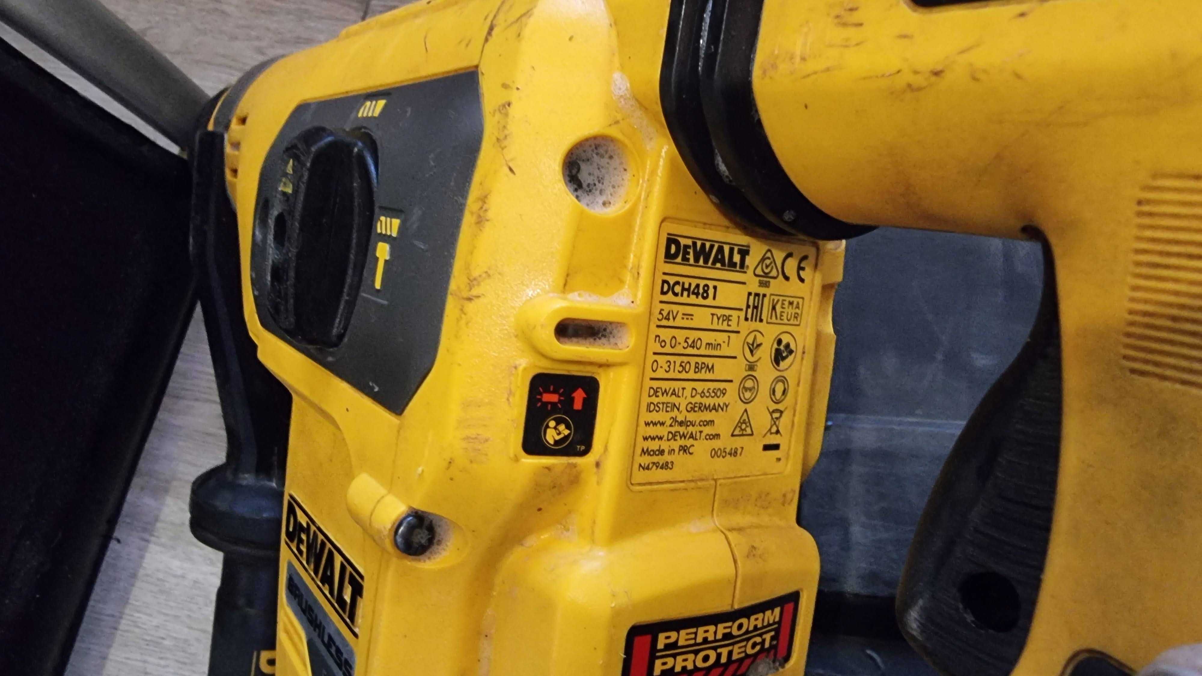 Оригинален перфоратор къртач DeWALT DCH481 SDS-max