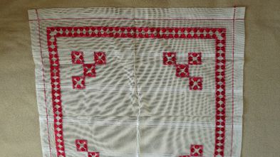 Карета - българска народна бродерия