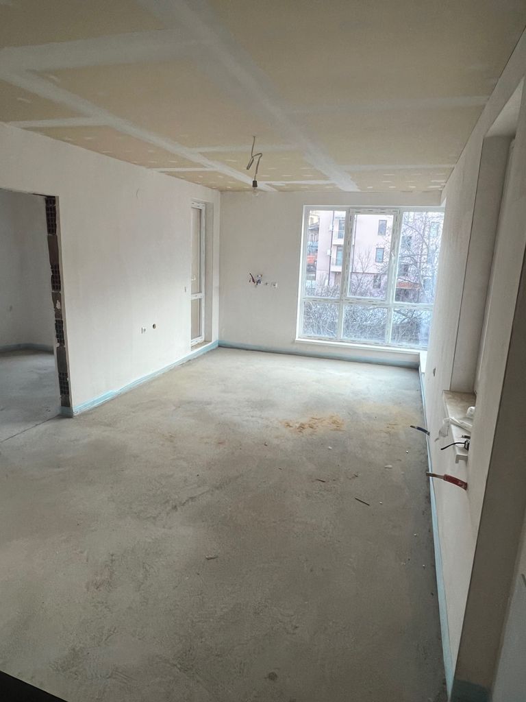 Продава се Тристаен апартамент в Асеновград - 103 кв.м за 1250 €/кв.м - Снимка #2