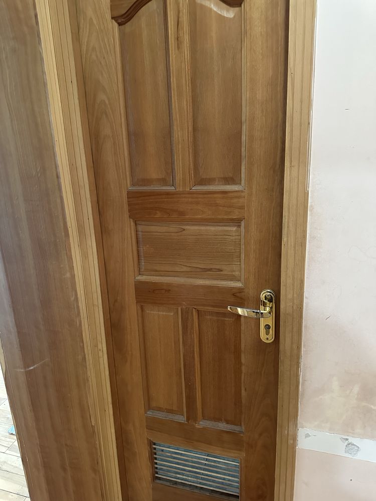 Продам дубовые двери 6 шт