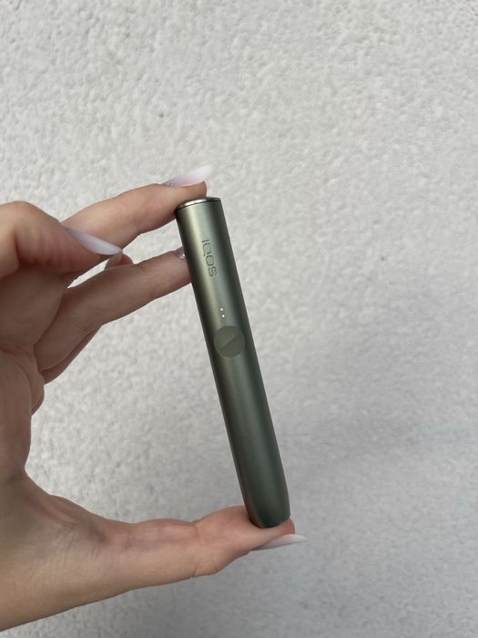 IQOS Iluma Moss Green