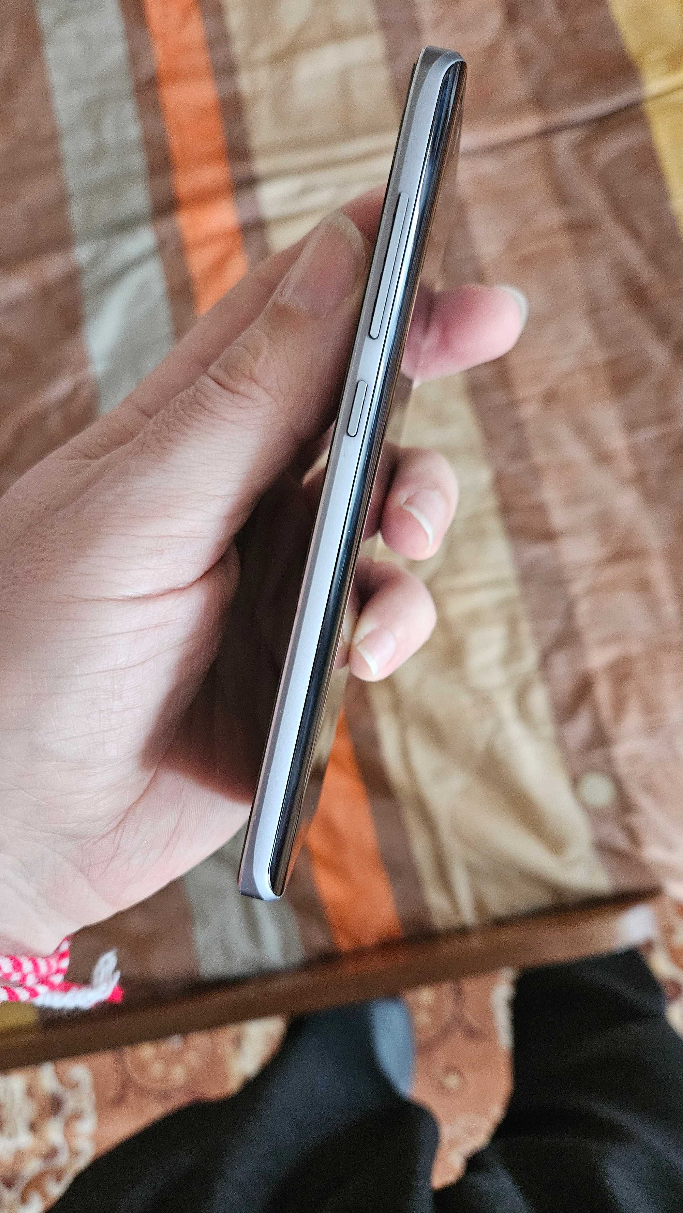 Xiaomi Mi 5 Pro - 4/128 GB, почти перфектно състояние, сменена батерия