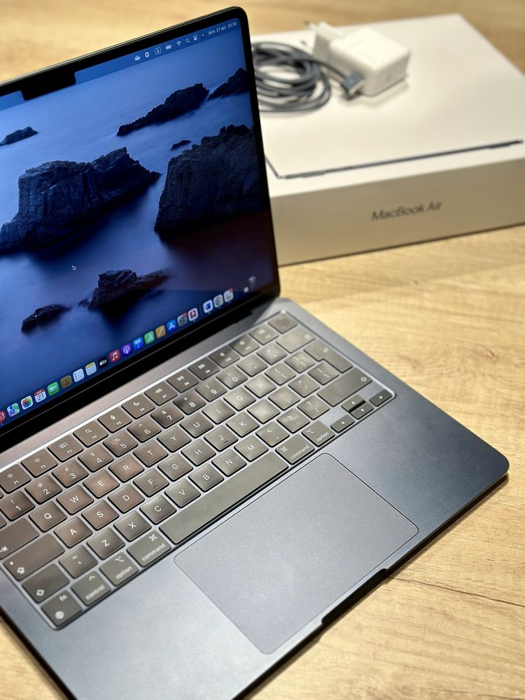 Macbook Air M2 - 13” - Midnight