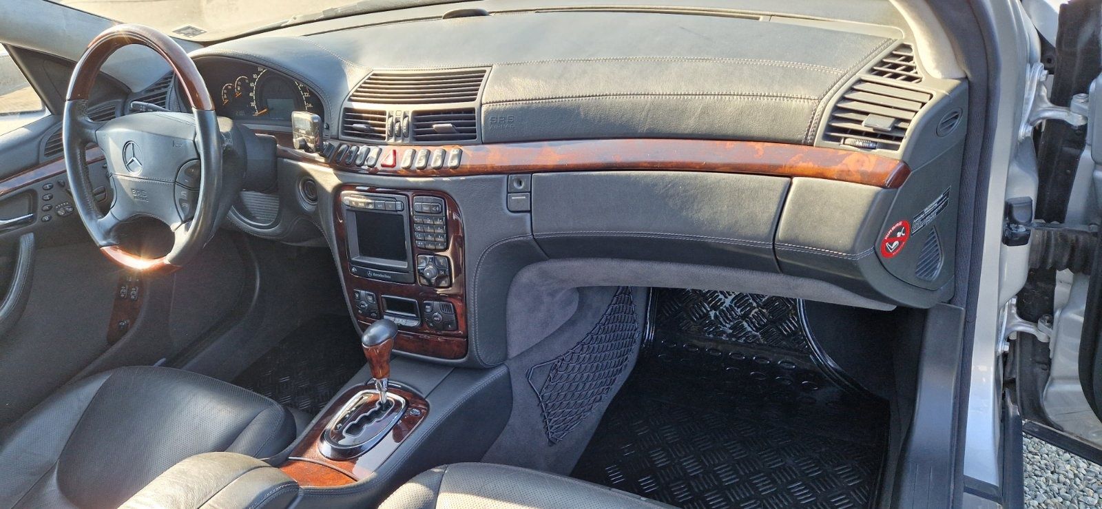 Мерцедес V12.  S 600L