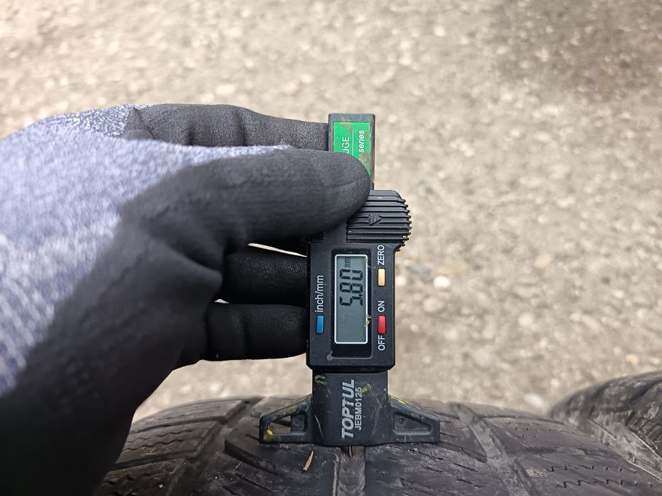 Anvelope MS iarna 235 65 16c continental 2018 5. 5-6.5mm