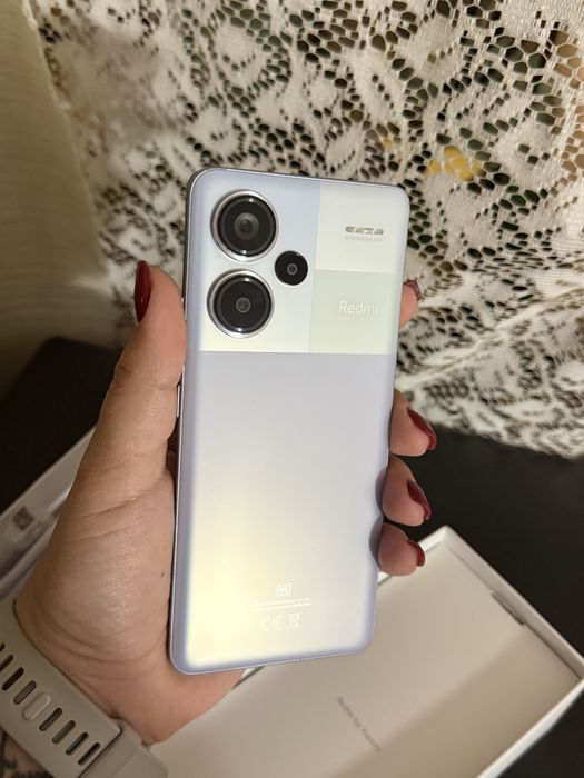 Продавам Xiaomi Redmi Note 13Pro+ 5G 12GB RAM 512GB ROM