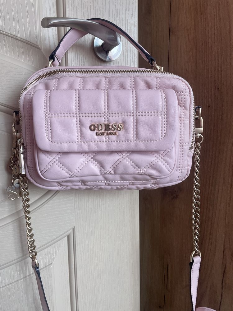 Отигинални чанти Guess