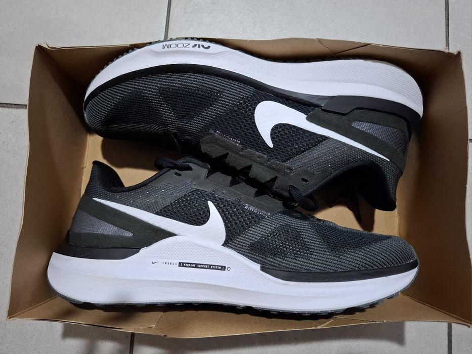 Nike Structure 25