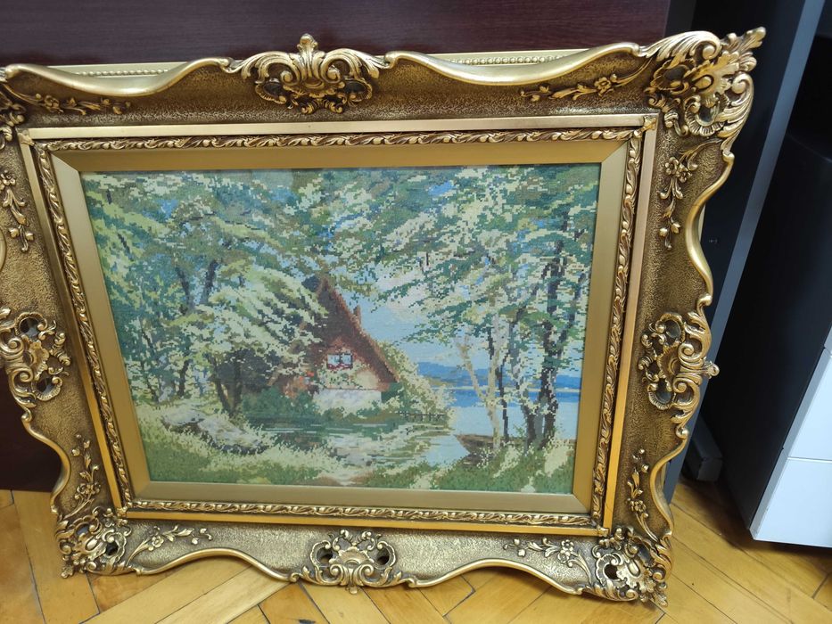 Продавам два броя рамкирани гоблени