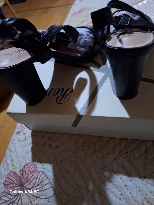 Дамски обувки на ток