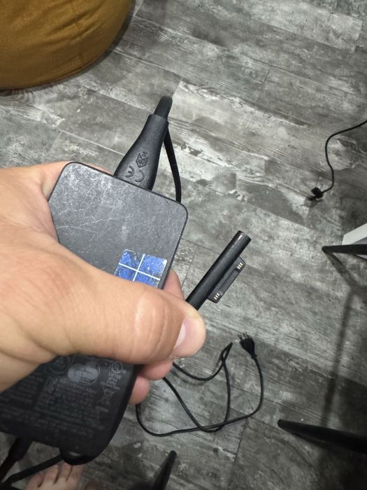 Incarcator microsoft surface pro 3 si 4