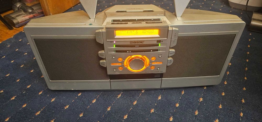 combina sony  cd radio casette sony zs d55