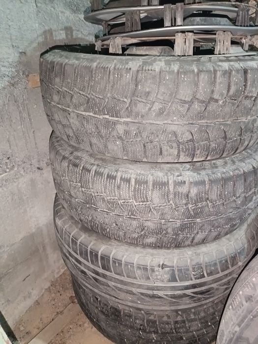 Продам зимнию резину