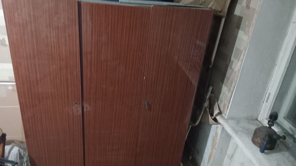 Шкаф в отличном состояние