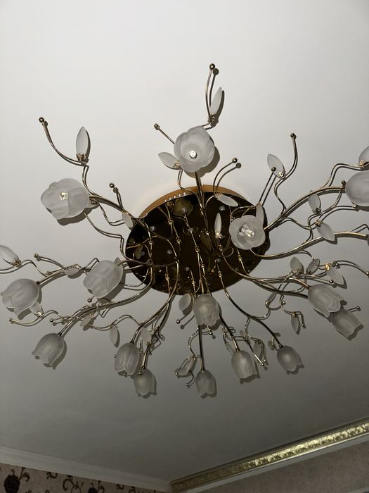 Продам люстру в хорошем состоянии