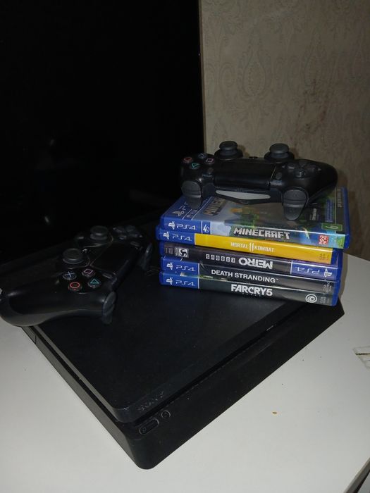 Продам PlayStation 4,slim,1tb