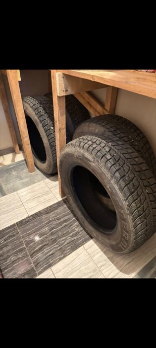 Продам шины шипованные в хорошем состоянии.