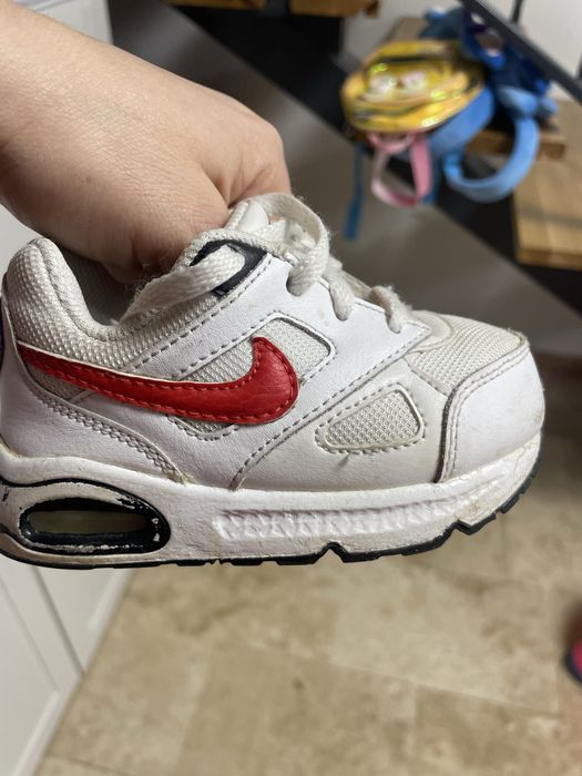 Adidasi Nike air max nr 22