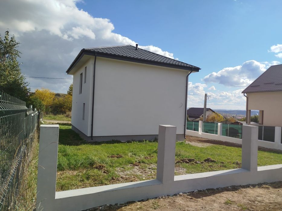 Vând CASĂ MODERNĂ individuală cu etaj complet în Burdujeni