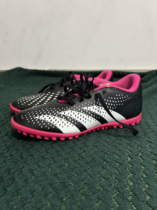 Vând ghete fotbal adidas predator