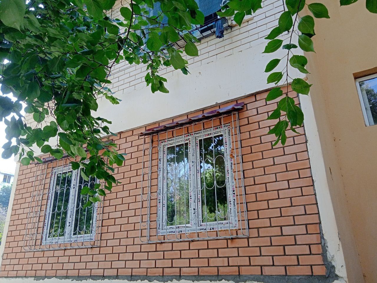 Balkonga gʻisht termamiz.Kladka balkon. Кирпичная кладка балканов