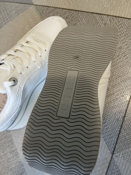 Оригинални сникьрси Гес