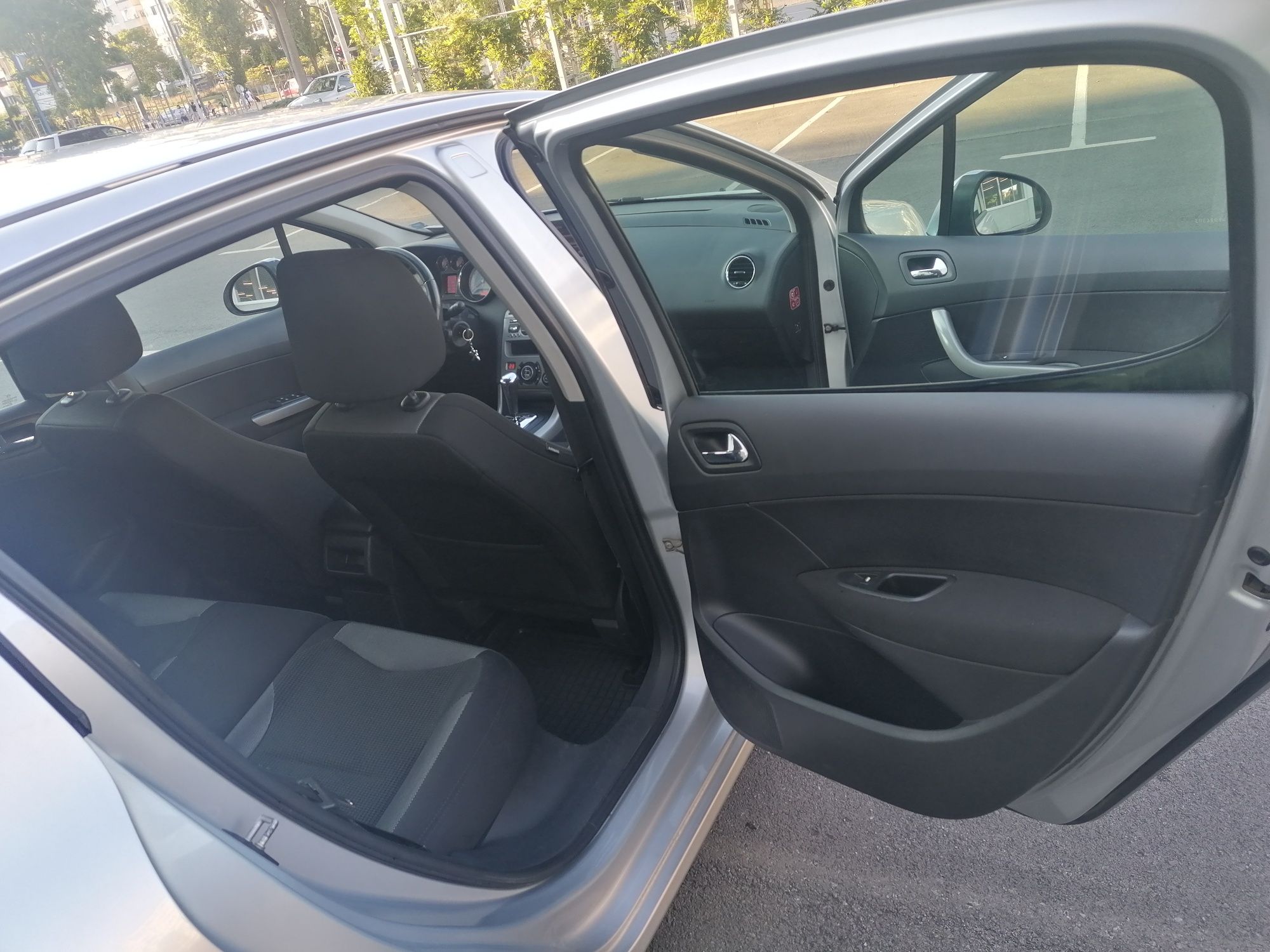 PEUGEOT  308 1.6 HDI