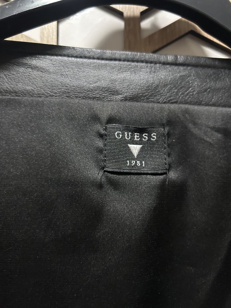 Оригинално кожено яке на Guess