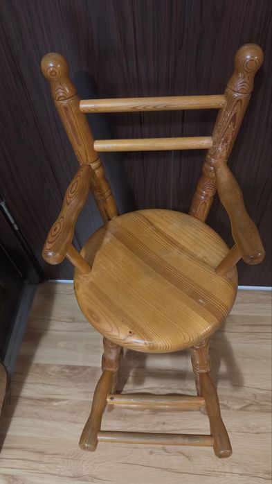 Детски стол от масивно дърво