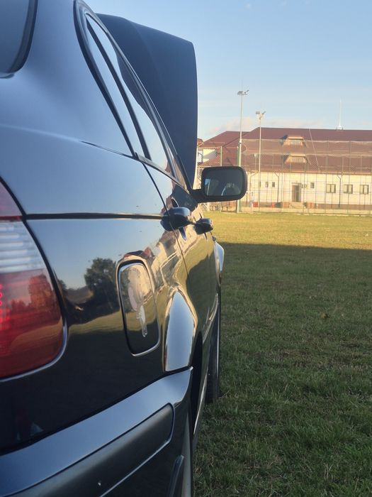 Se oferă spre vanzare