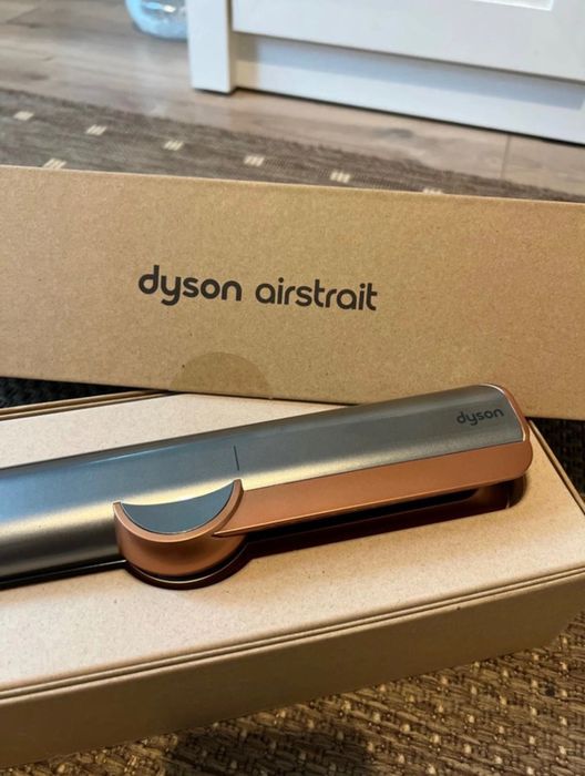 Aparat de indreraptat parul Dyson Airstrait 599046-01