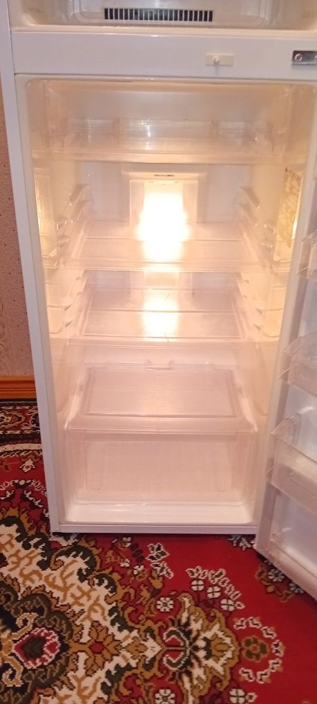 Продам холодильник LG!