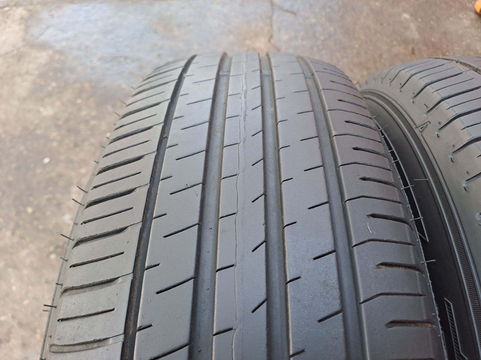 4бр. 205/70/16 Falken: Летни гуми за джип/ SUV