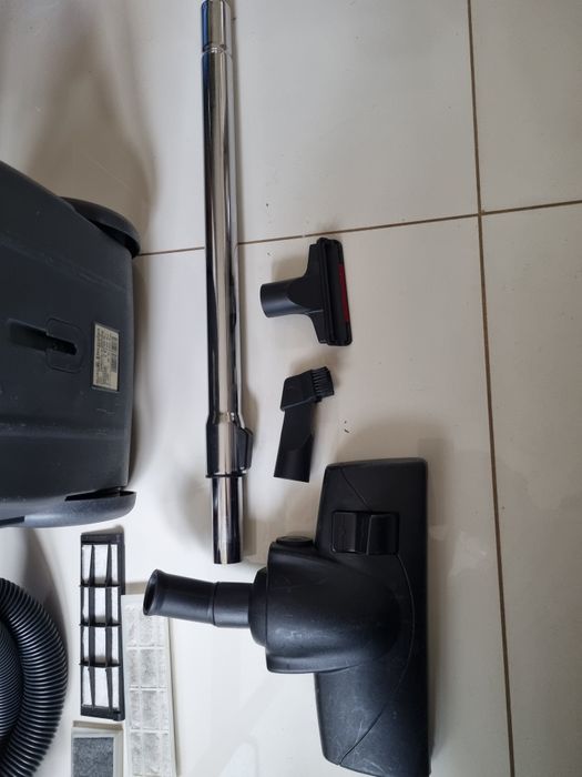 Aspirator Electrolux 1 500W cu sac