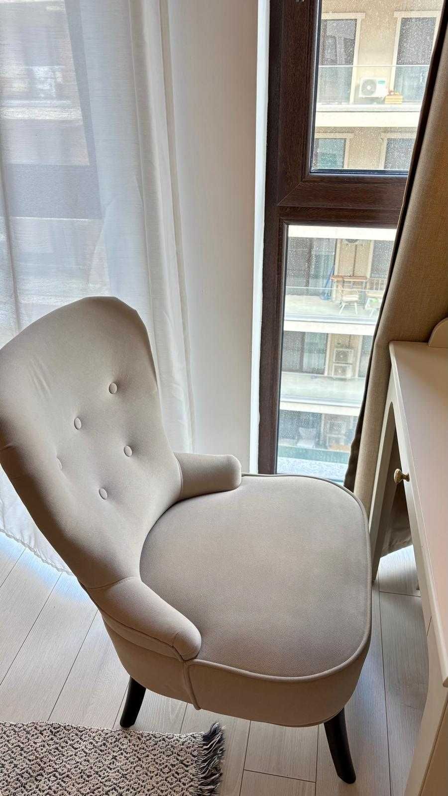 Scaun IKEA stare foarte buna, ideal pentru spatiu ingrijire personala