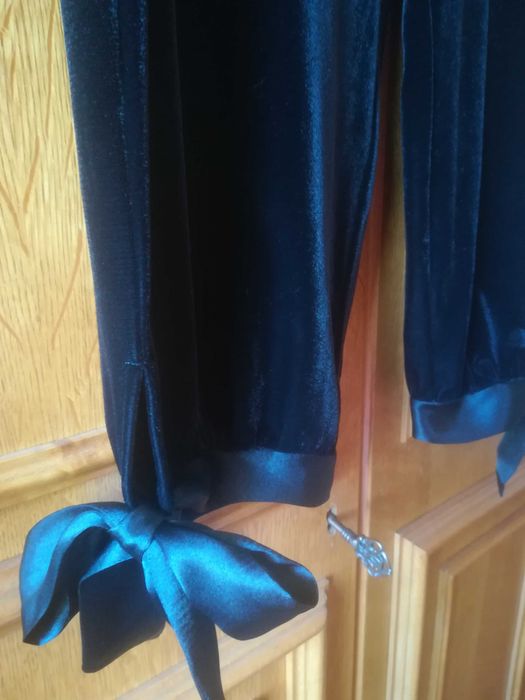 Pantaloni eleganti, by AGNES TOMA, 3/4, catifea de calitate, negri