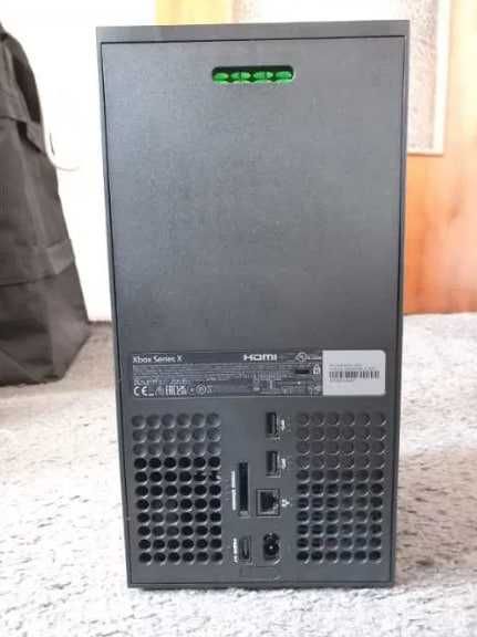 Консоль XBOX SERIES X 1TB + геймпад.