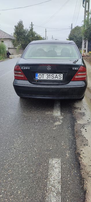 Vând Mercedes c 200