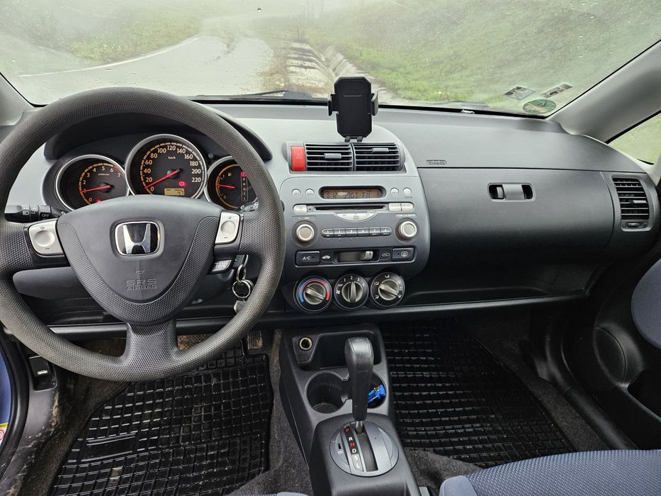 Vand Honda Jazz automată