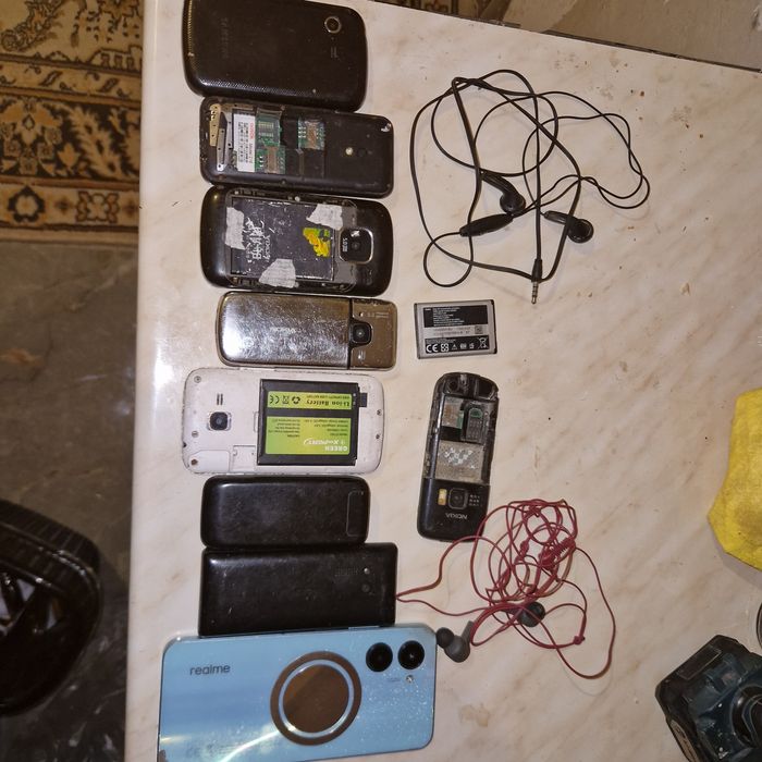 НокиаСамсунг.бу теоефоны.