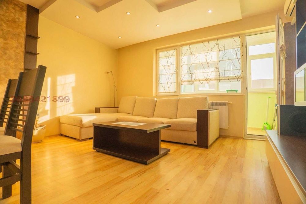 Продава се Тристаен апартамент в Добрич, Център - 136 кв.м за 1081 €/кв.м - Снимка #10