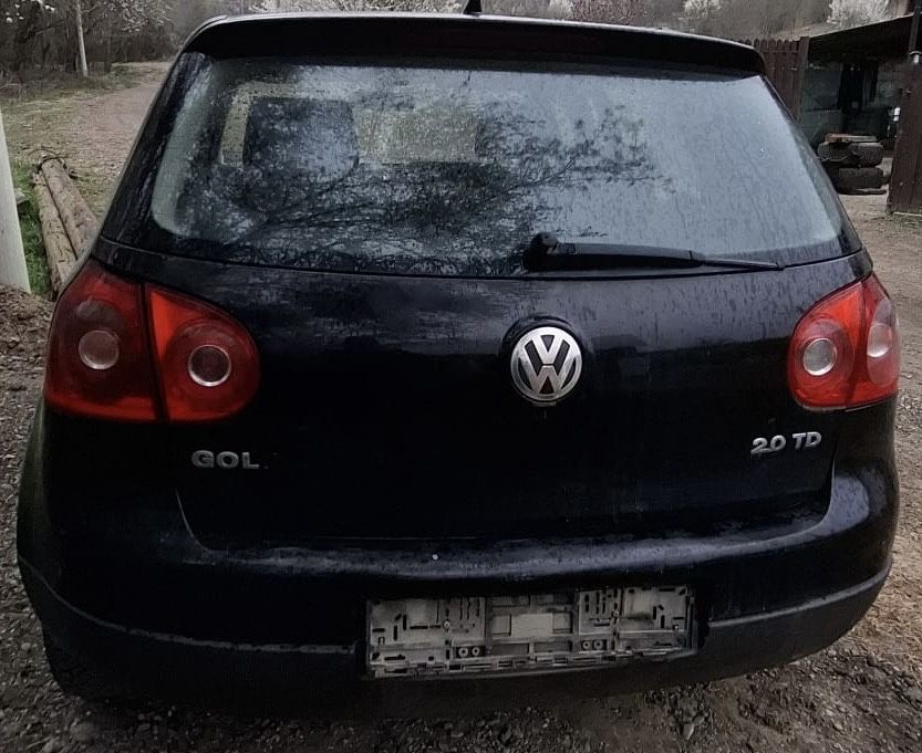Dezmembrez Golf 5