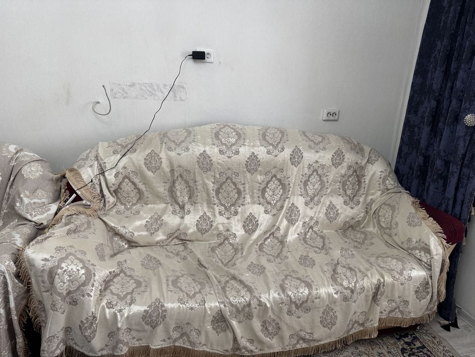 Продам диван и две креслы