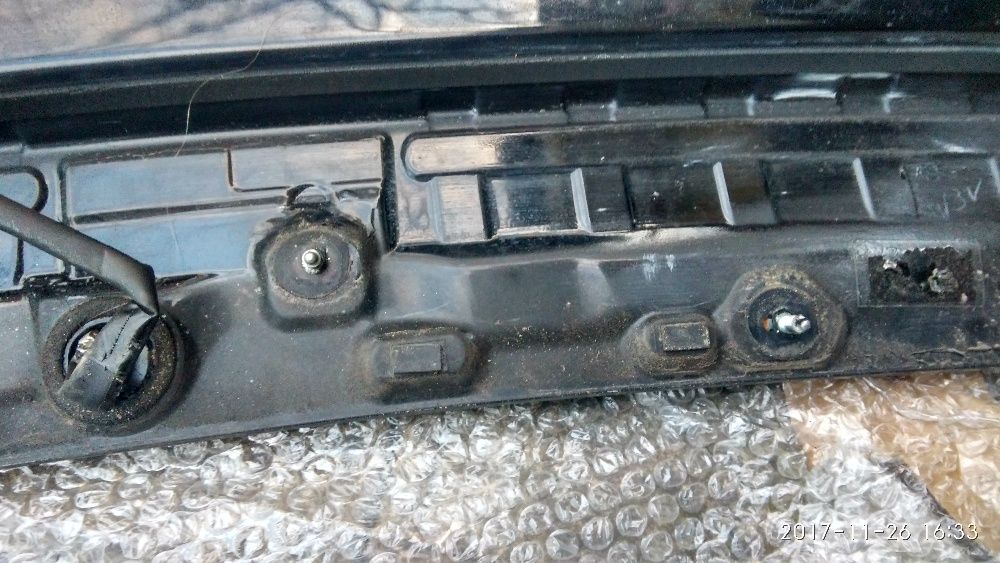 Тойота Приус спойлер 2010 капак Toyota Prius ZVW-30 lid trunk spoiler