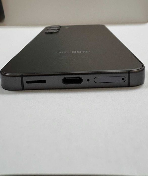 Samsung Galaxy S24 - 8GB RAM / 256 GB